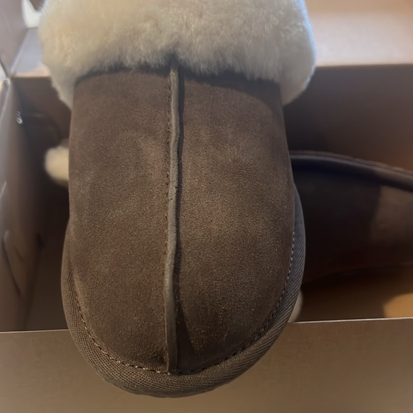 NEW IN BOX Ugg Scuffette II size 8 espresso - Picture 5 of 6